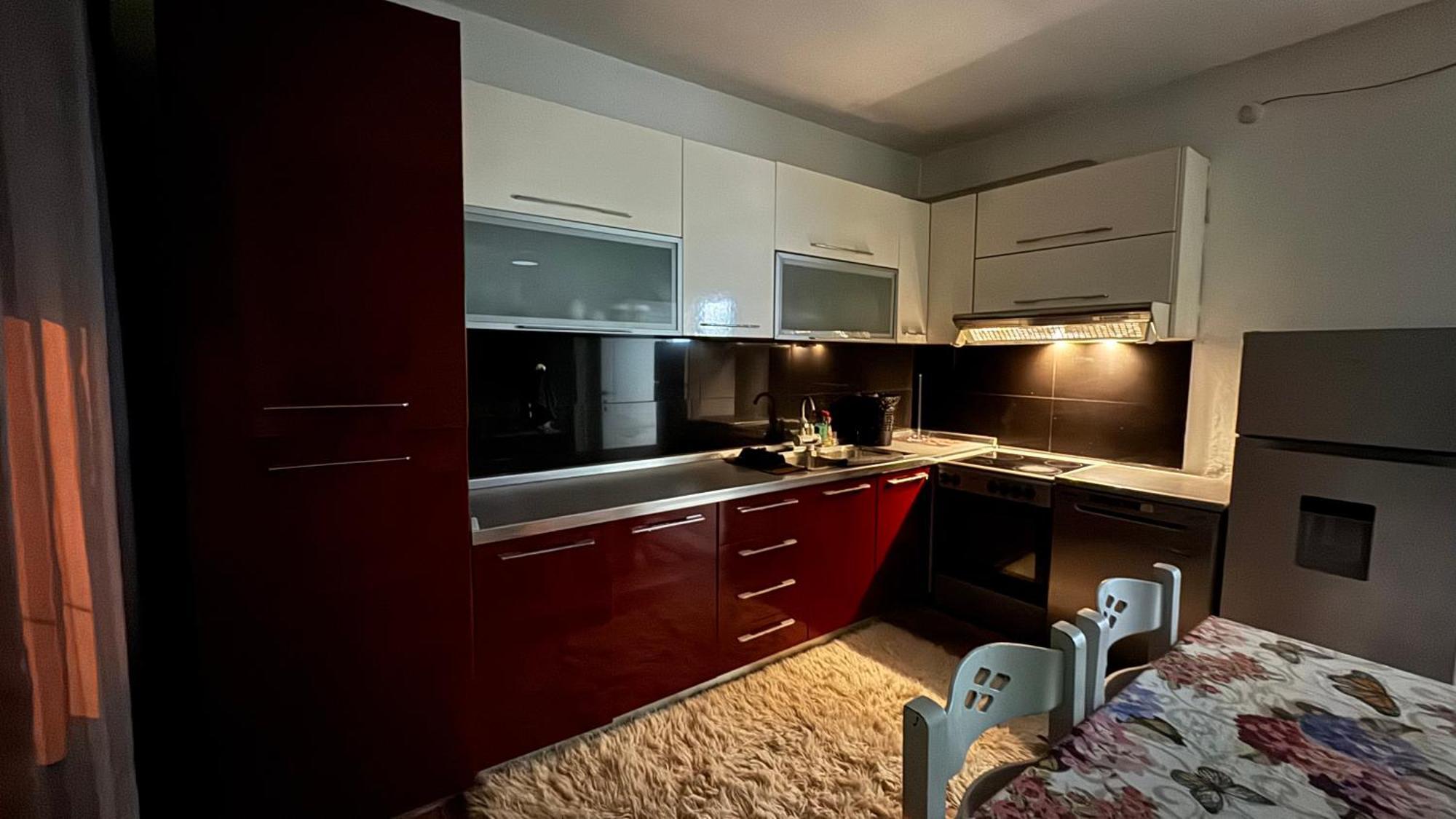 Door House Apartament Tirana
